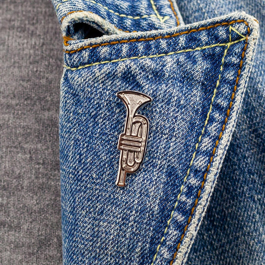 Trompetă de argint - broșă de instrument muzical