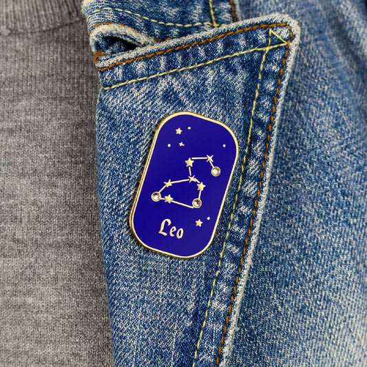 Semn zodiacal Leu - broșă cu zirconiu finisată cu aur de 14K