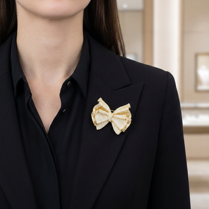 Broșă fenomenală BOW, elegantă, placată cu aur de 14K, cu zirconii cubice 