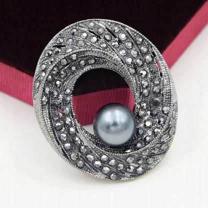 Broșă barocă cu perlă