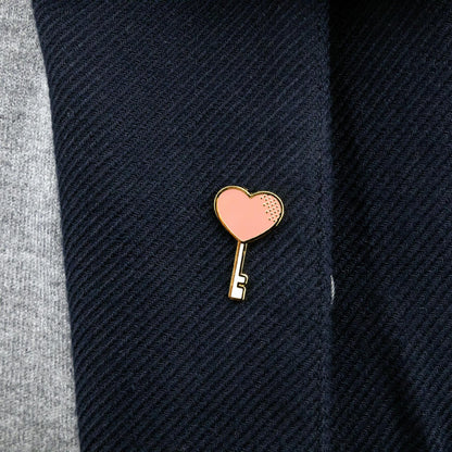 Insignă de nuntă - inimă roz pe cheie - cadou de nuntă
