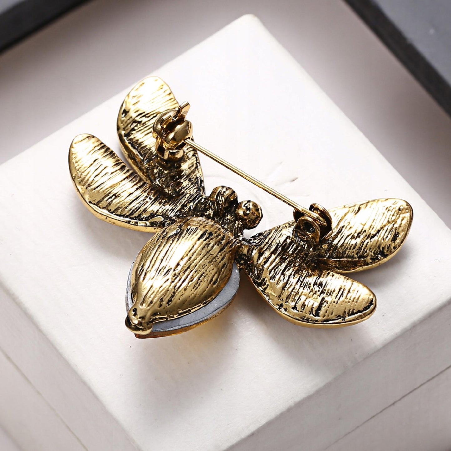 Broșă insectă galbenă cu zirconiu cubic