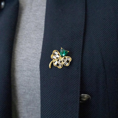 Trifoi auriu cu inimă verde - broșă cu zirconiu cubic