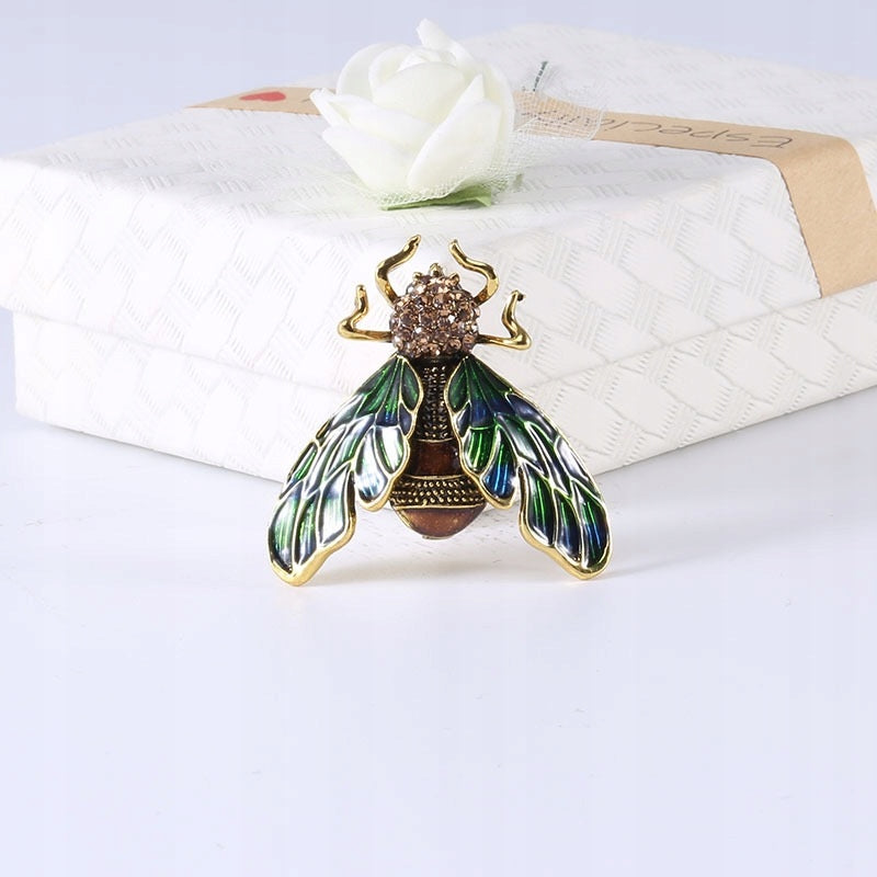 Broșă cu papion și zirconii