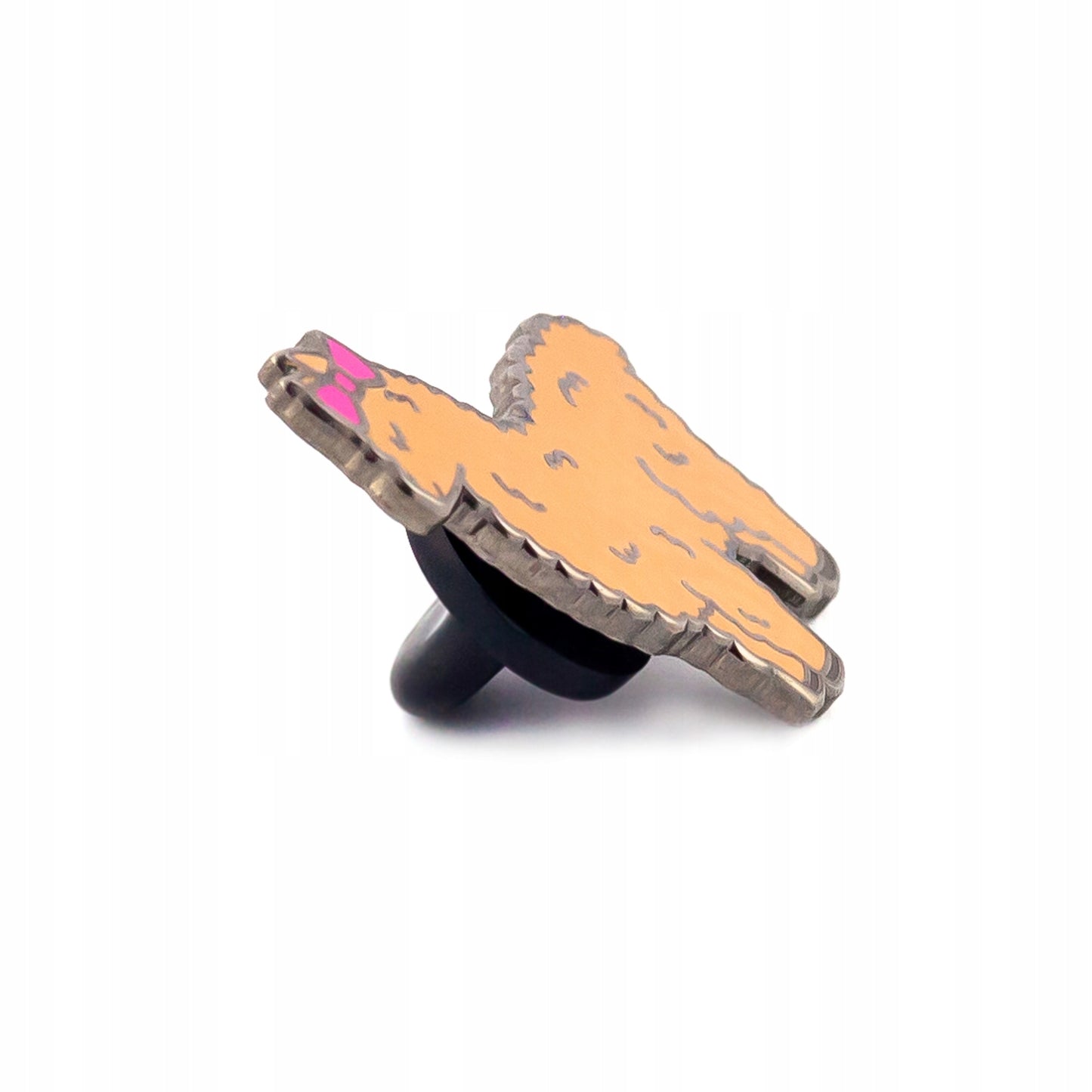 Alpaca maro deschis cu o fundă roz - o broșă frumoasă