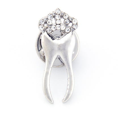 Dinte cu un știft de argint pentru coroană