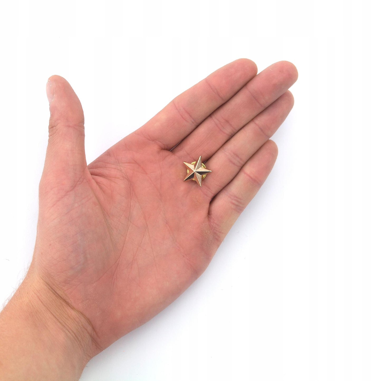 Insignă cu stea aurie