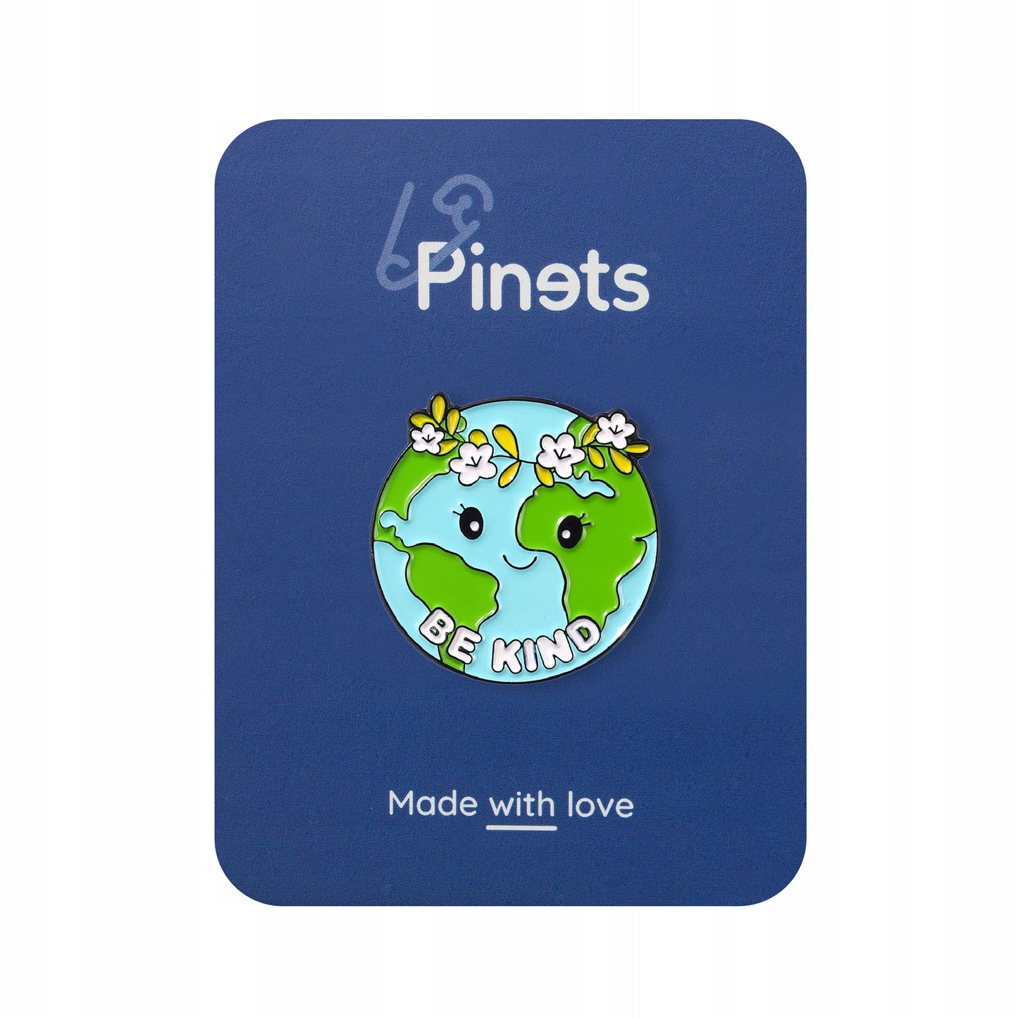 Insignă ecologică în formă de planetă Pământ cu o coroană cu sloganul „Fii bun”