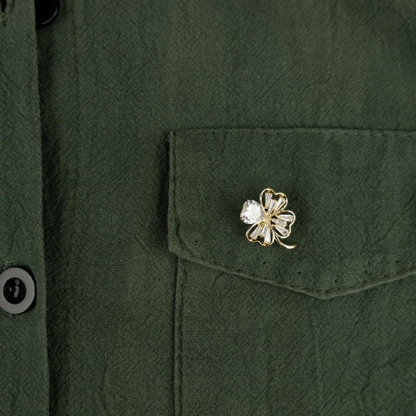 Trifoi placat cu aur - un ac norocos