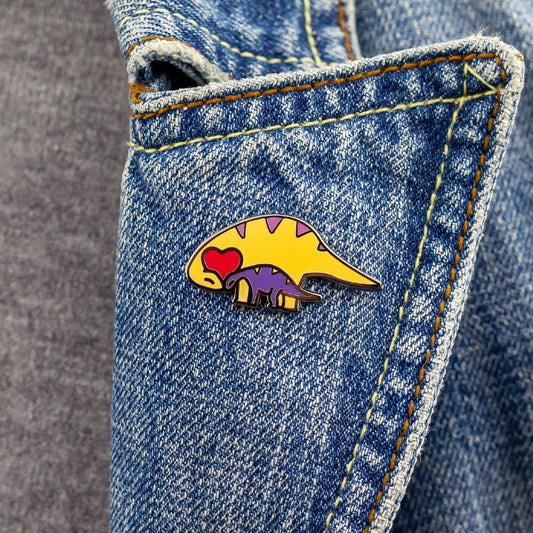 Doi dinozauri cu o inimă - broșă