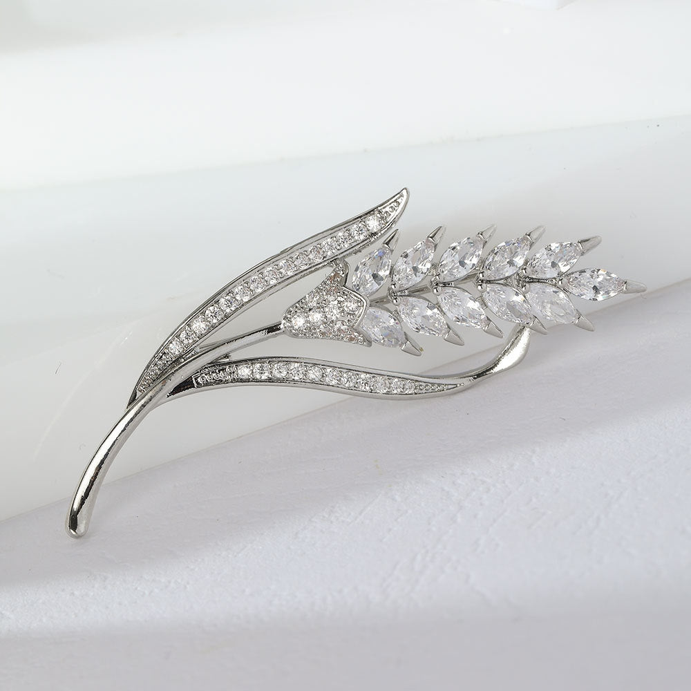 Spicul de grâu - broșă placată cu aur alb de 14K