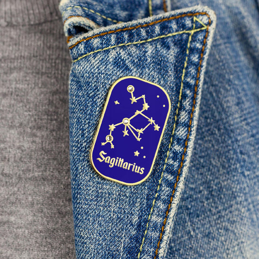 Semn zodiacal Săgetător - broșă cu zirconiu finisată cu aur de 14K