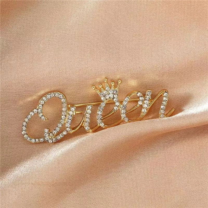 Inscripție de aur a reginei cu coroană - broșă cu zirconiu cubic