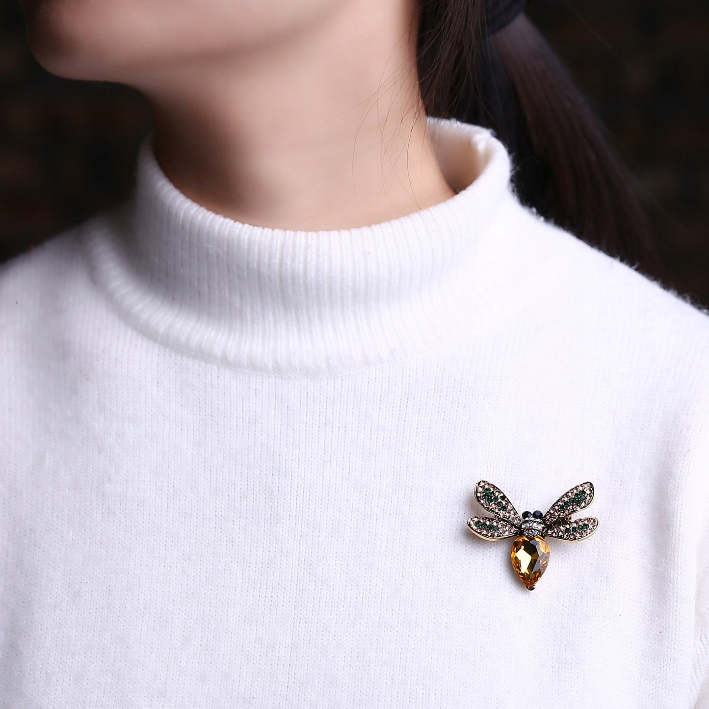 Broșă insectă galbenă cu zirconiu cubic