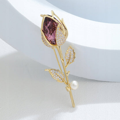 Broșă placată cu aur de 14K - Trandafir cu zirconii și o perlă