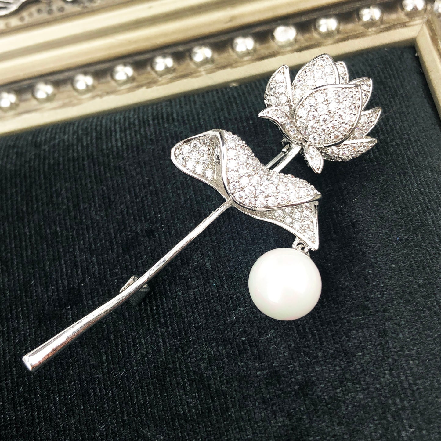 Argint placat cu aur roz cu broșă din aur alb de 14k