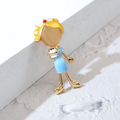 Asistentă medicală în ținută albastră - broșă