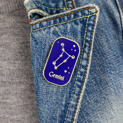 Semn zodiacal Gemeni - broșă cu zirconiu finisată cu aur de 14K