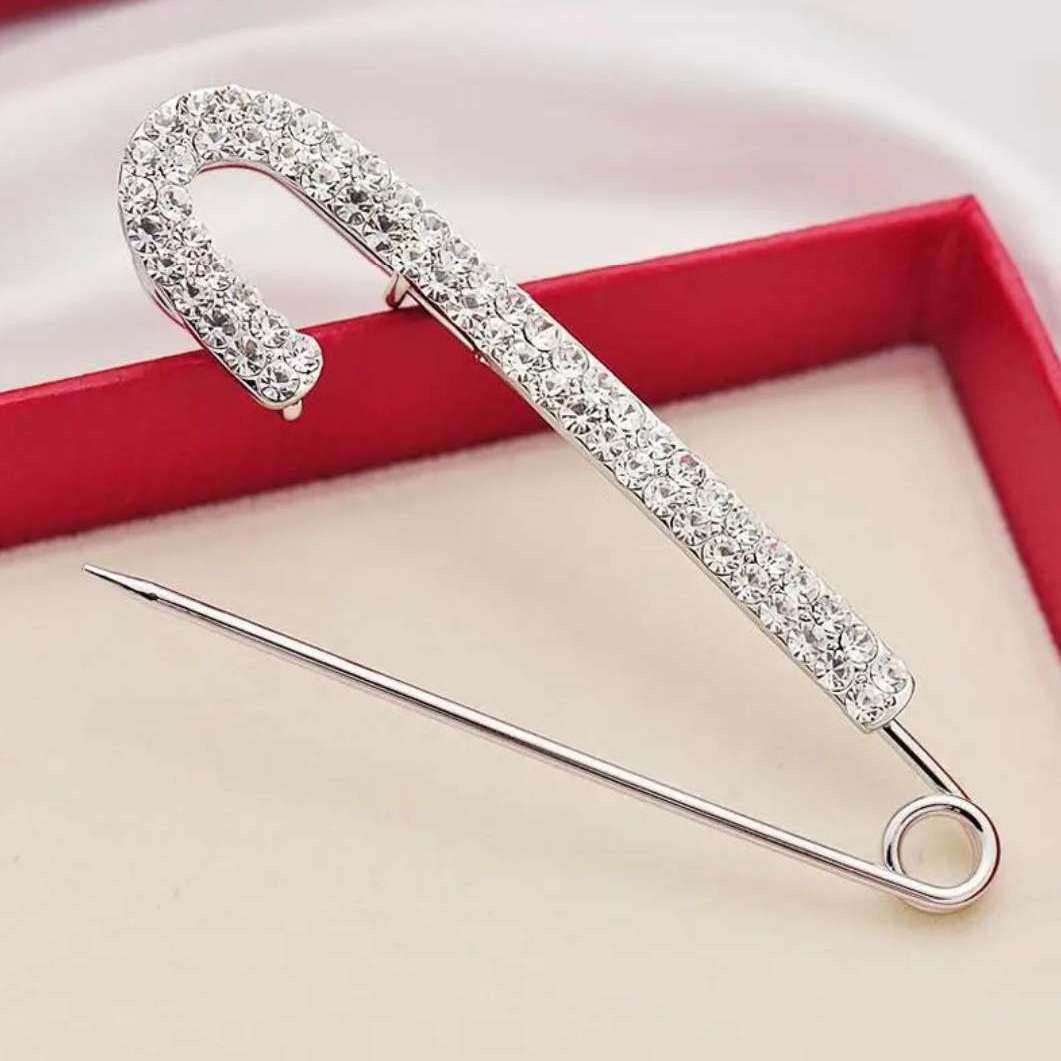 Broșă din argint cu zirconiu cubic - ac de siguranță decorat cu zirconiu cubic
