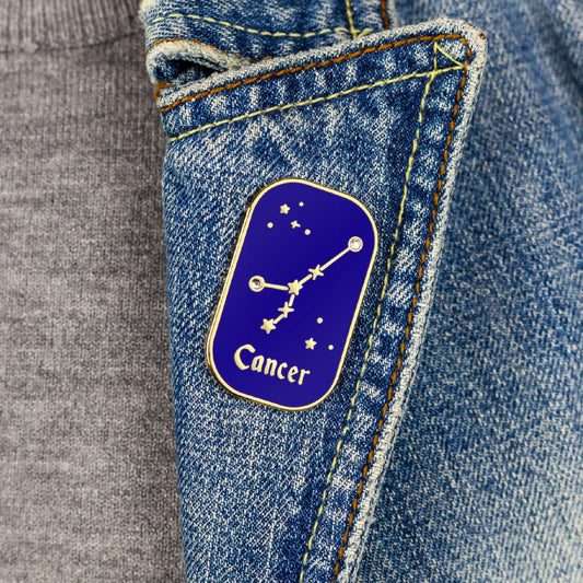 Semn zodiacal Rac - broșă cu zirconiu finisată cu aur de 14K