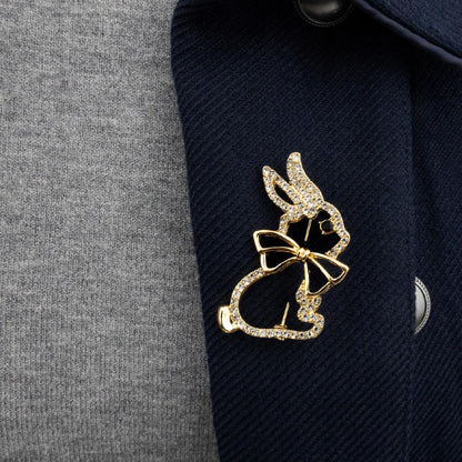 Iepure cu fundă - broșă din aur cu zirconiu cubic