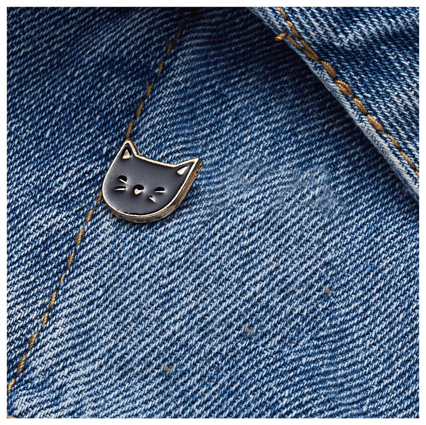 Broșă de pisică din aur negru