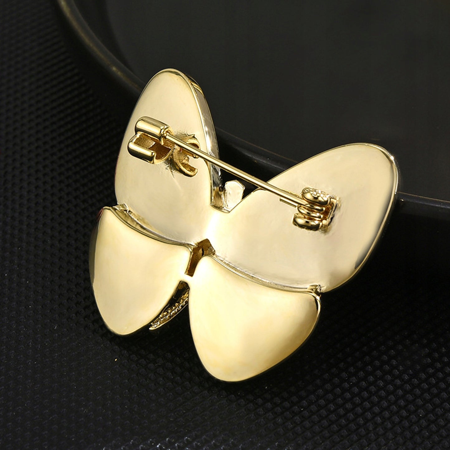 Fluture umplut cu sidef - broșă placată cu aur de 14K