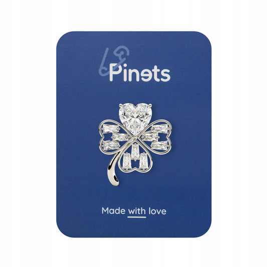 Trifoi din argint cu zirconii albe și o inimă - o broșă norocoasă