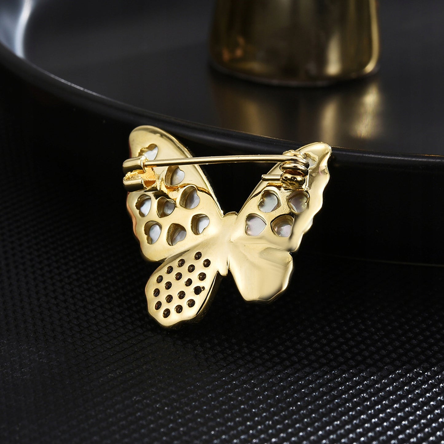 Fluture umplut cu sidef - broșă placată cu aur de 14K